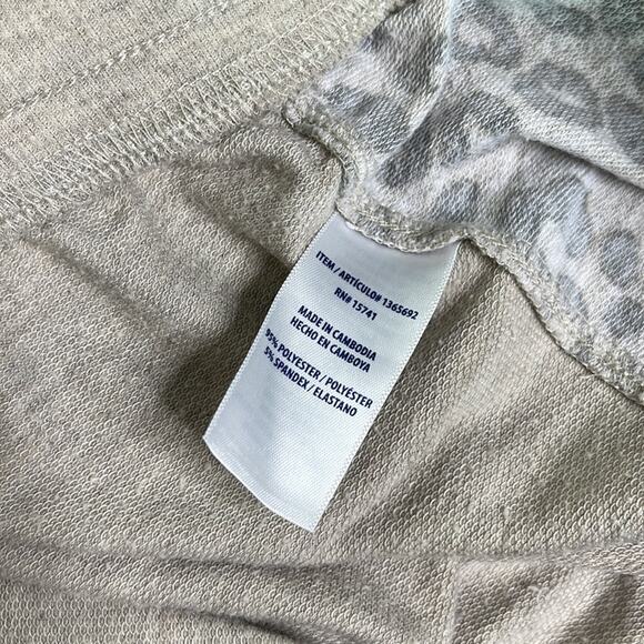 SPLENDID Leopard Print Beige Colorblock Loungewear Pajama Set Women’s - Picture 6 of 11